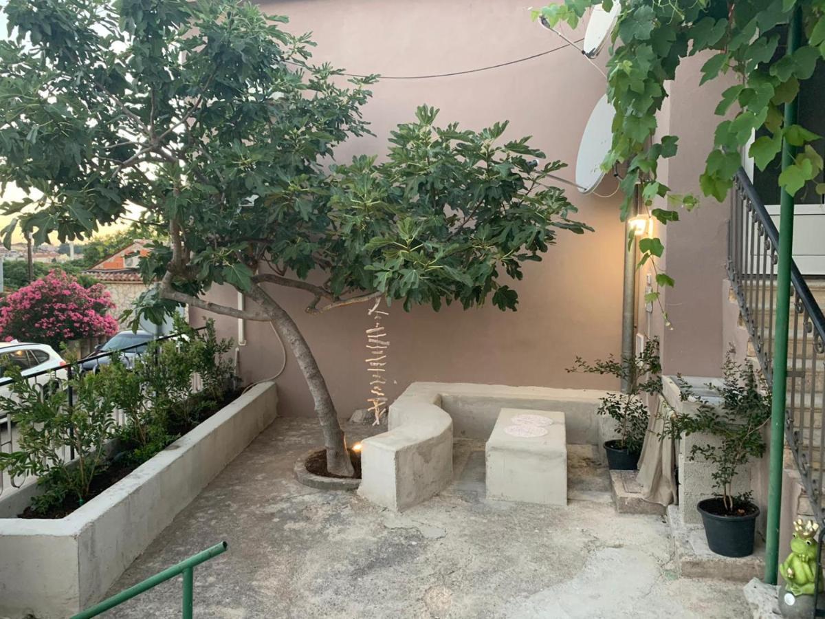 RA City Garden Suite Pula Exterior foto